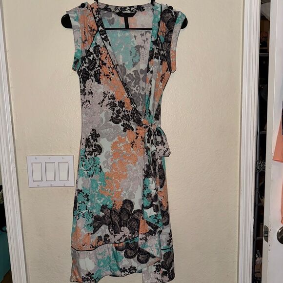 NEW! BCBGMAXAZRIA Floral Wrap Dres- NWOT- NEVER WORN - Picture 4 of 12